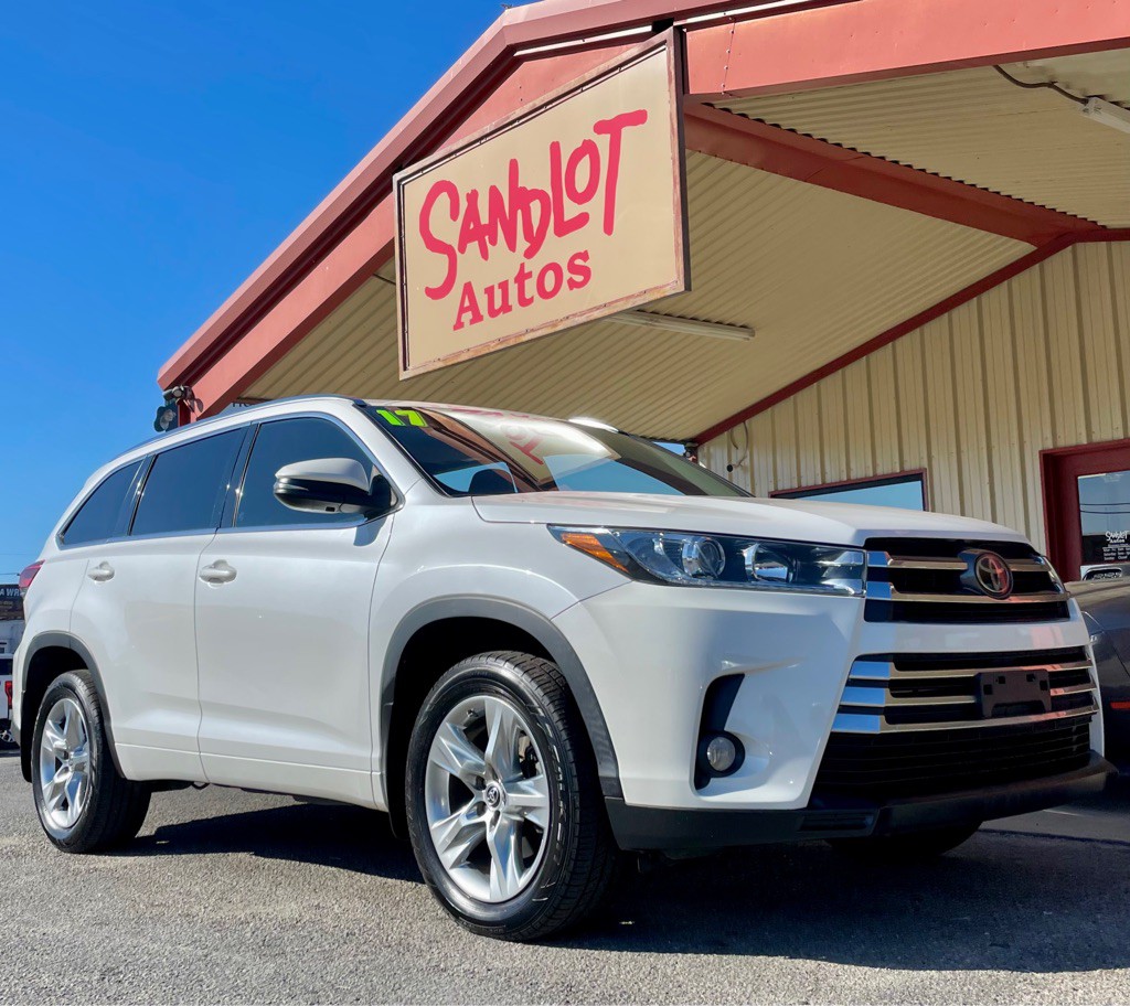 2017 Toyota Highlander Image 3
