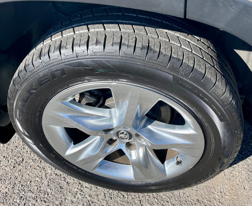 2017 Toyota Highlander Image 24