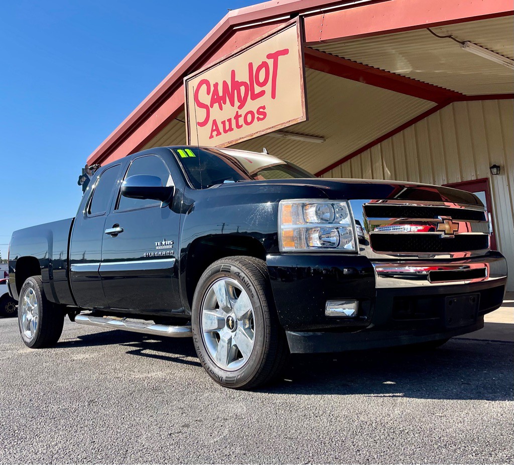 2011 Chevrolet Silverado 1500 Image 3