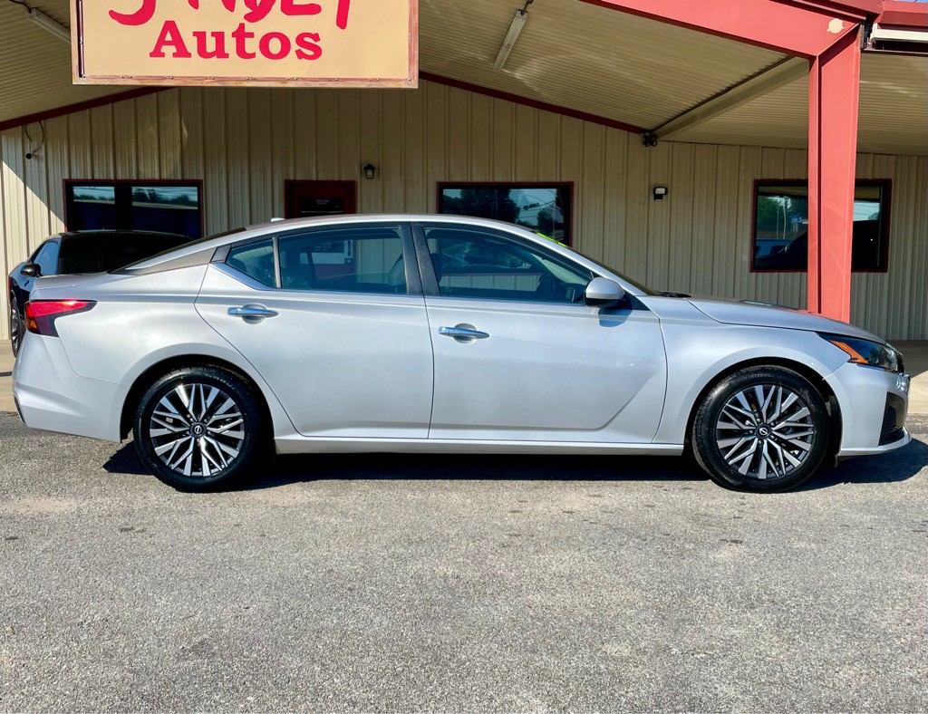 2023 Nissan Altima Image 4