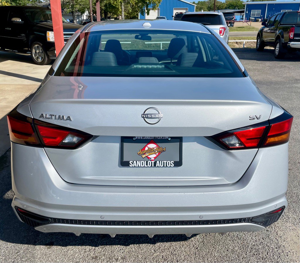 2023 Nissan Altima Image 6