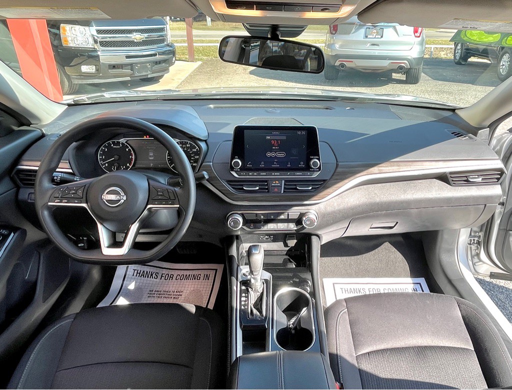 2023 Nissan Altima Image 8