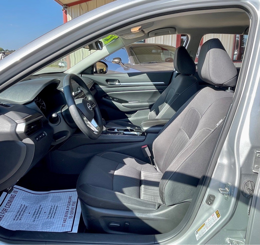 2023 Nissan Altima Image 10