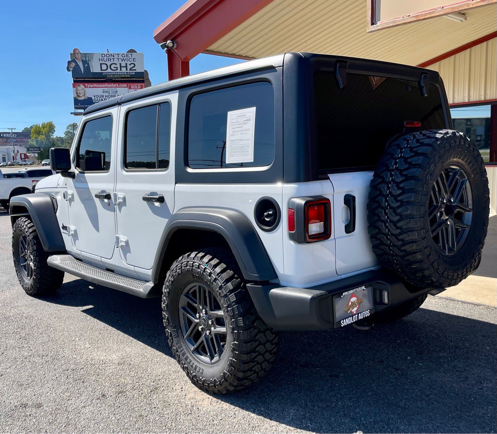 2025 Jeep Wrangler Image 2