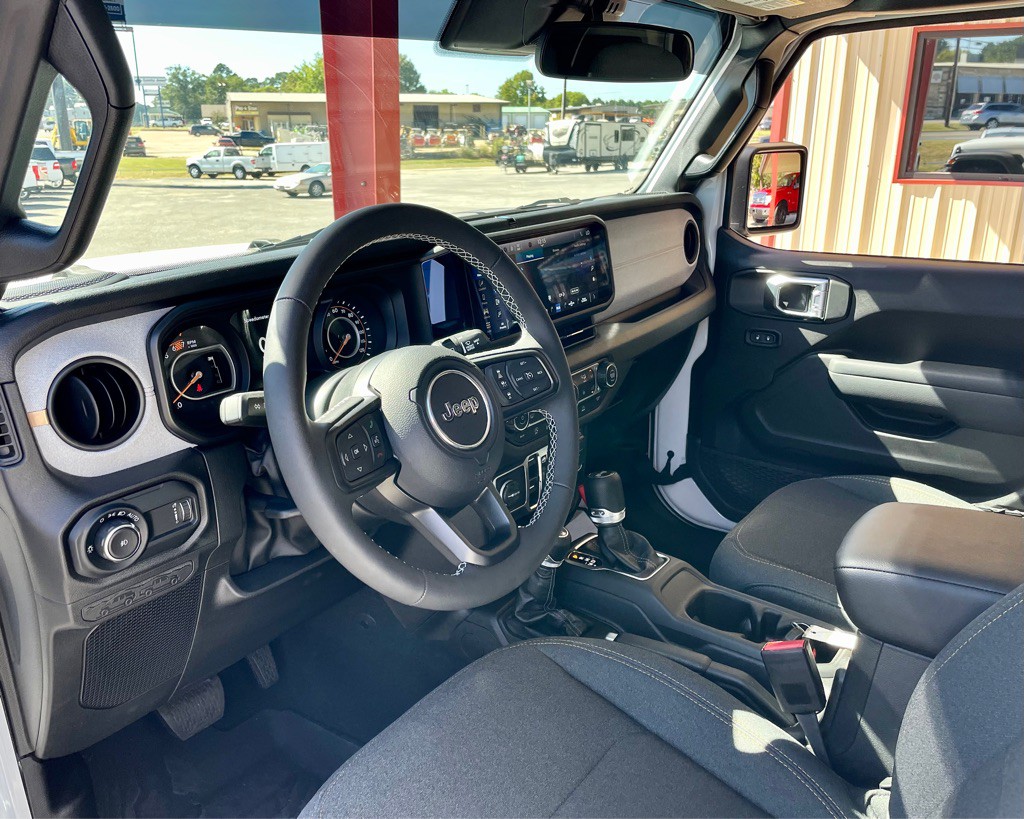 2025 Jeep Wrangler Image 11