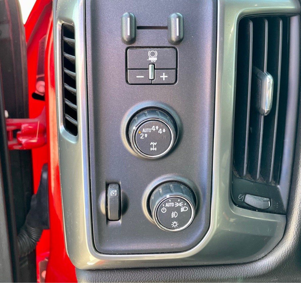 2018 Chevrolet Silverado 1500 Image 12