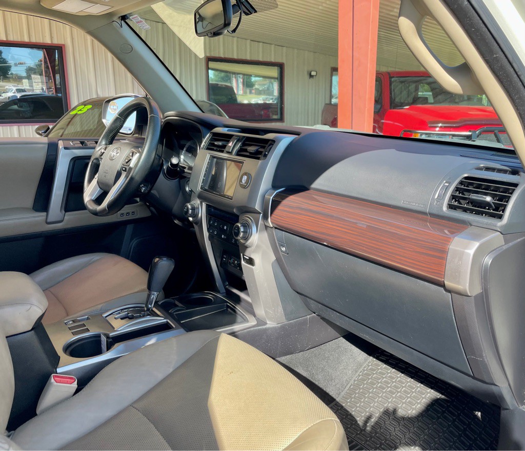 2014 Toyota 4Runner Image 20