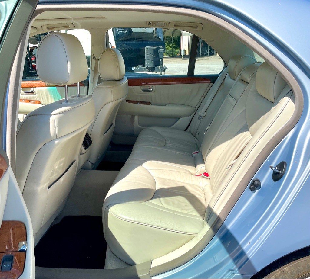 2002 Lexus LS Image 6