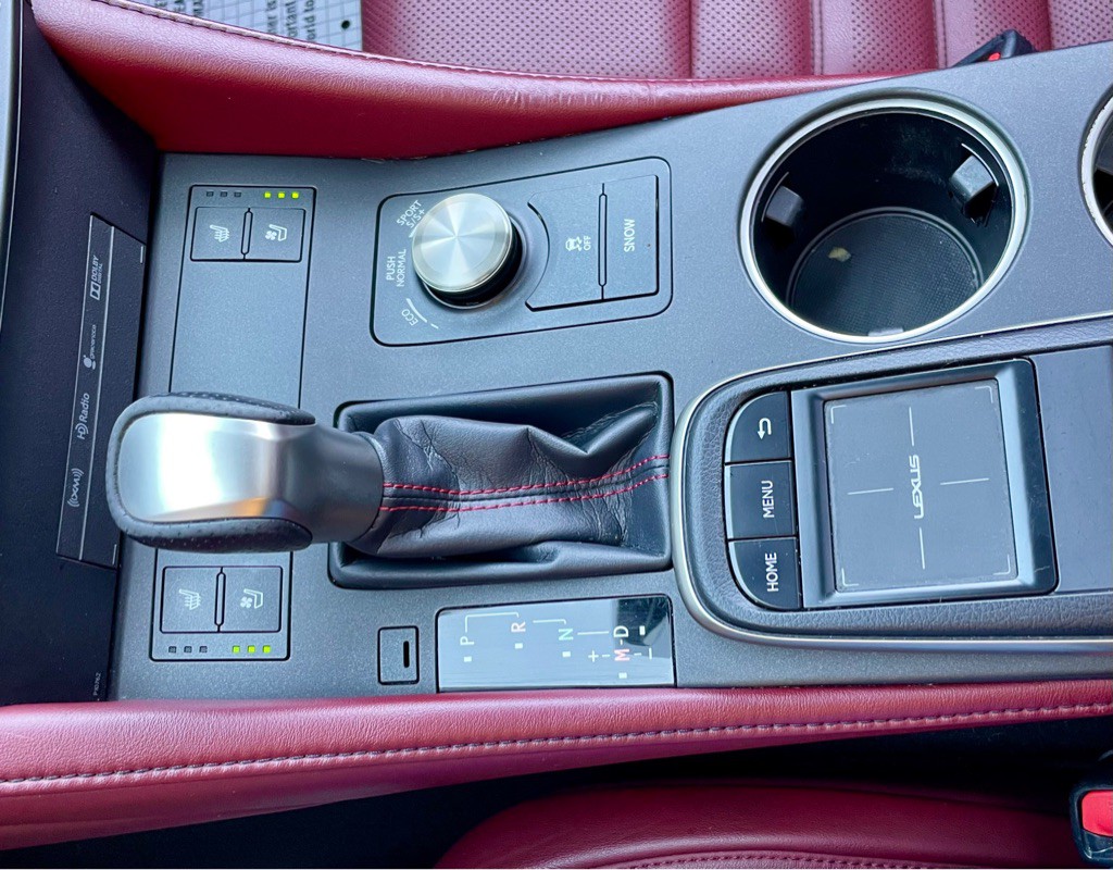 2017 Lexus RC F Image 15