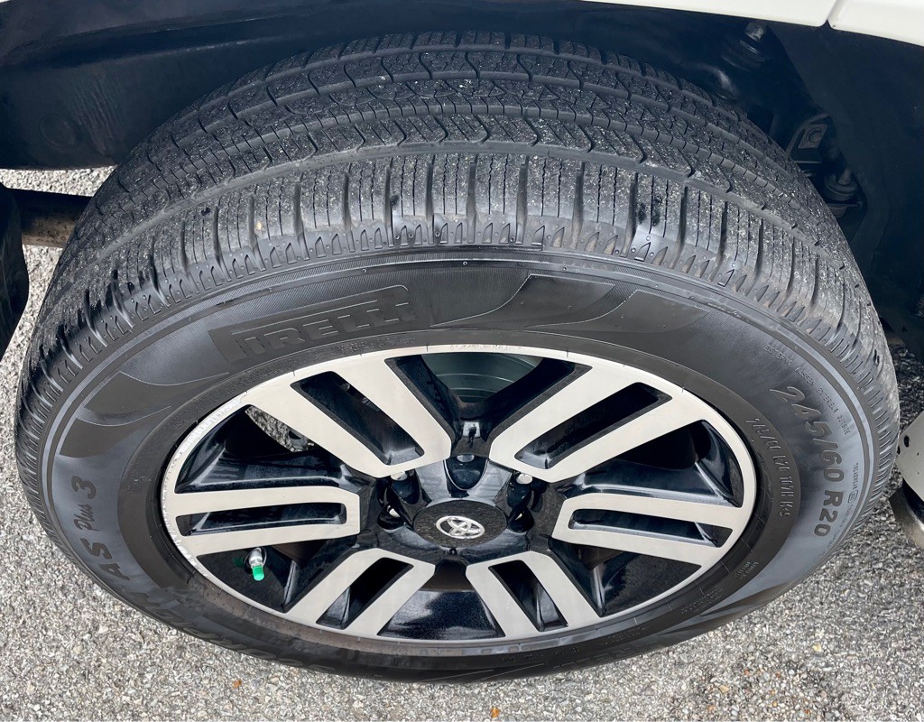 2018 Toyota 4Runner Image 21