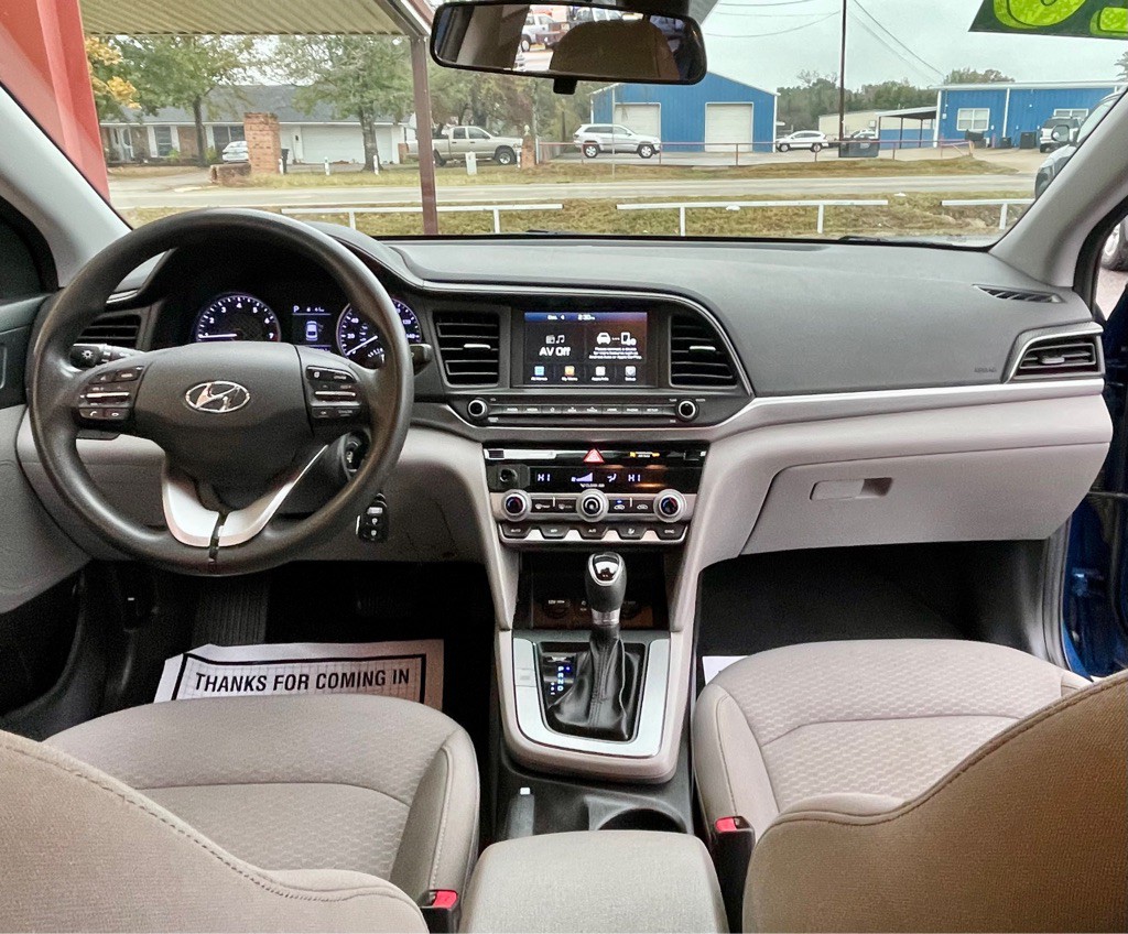 2020 Hyundai Elantra Image 8