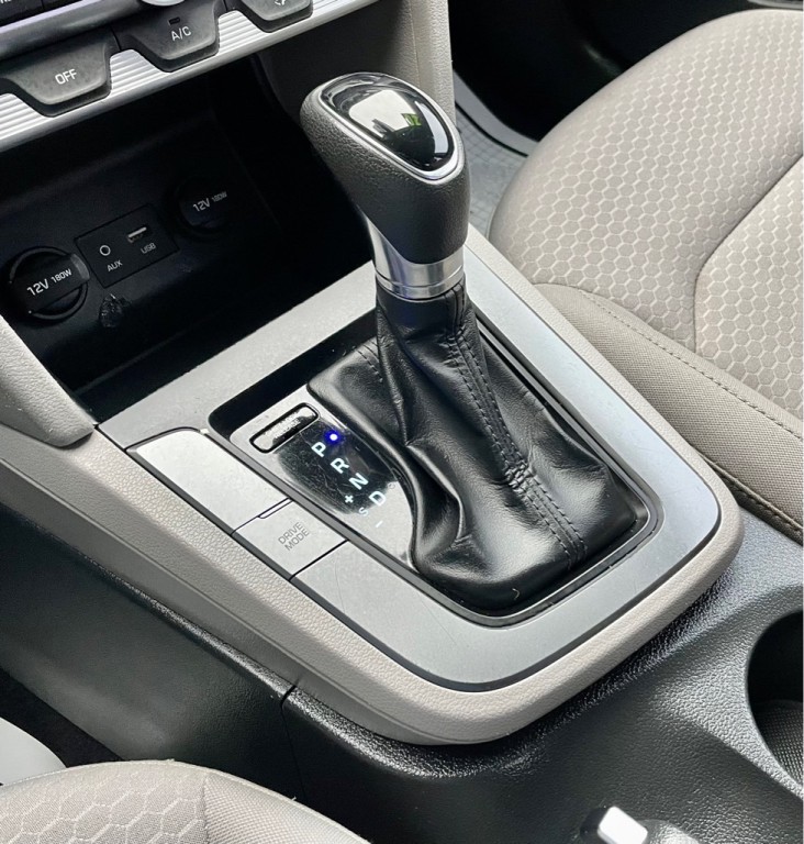 2020 Hyundai Elantra Image 14