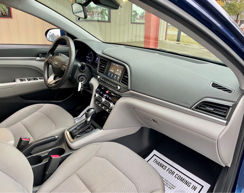 2020 Hyundai Elantra Image 20