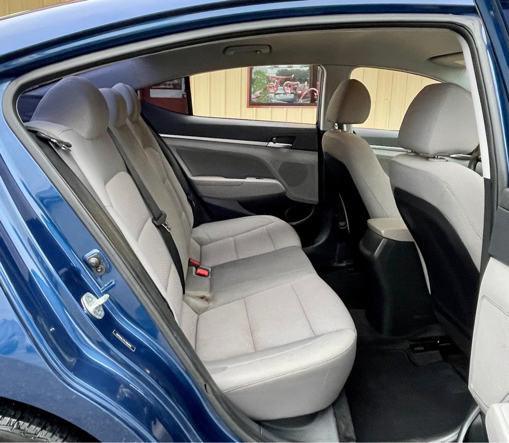 2020 Hyundai Elantra Image 22