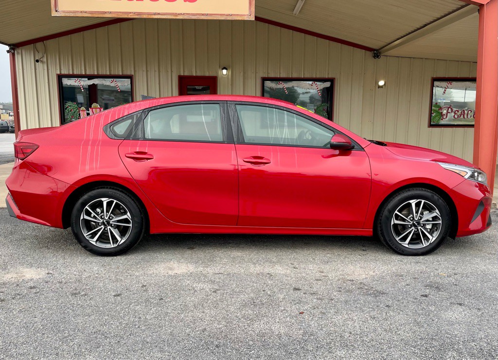 2023 Kia Forte Image 4