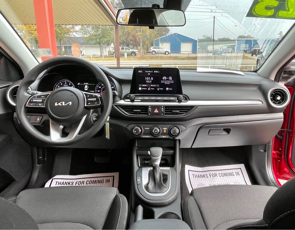 2023 Kia Forte Image 8