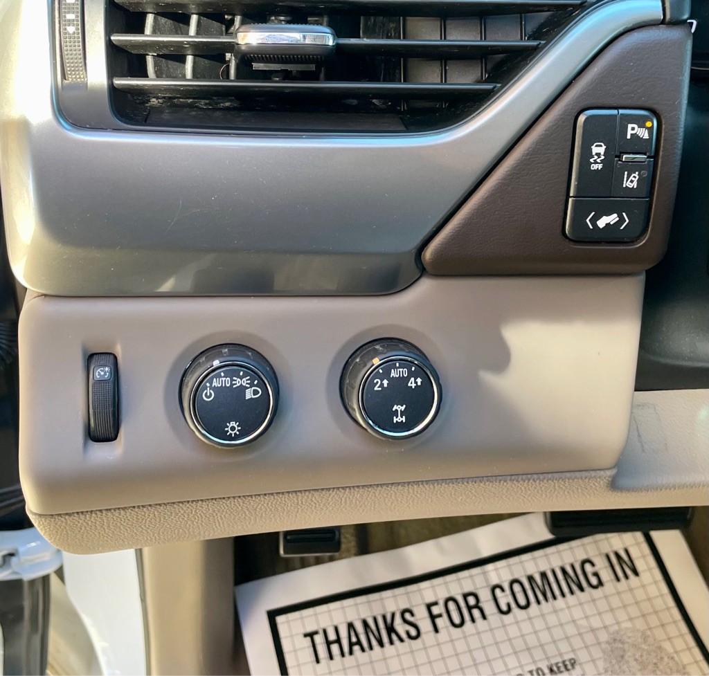 2015 Chevrolet Tahoe Image 17