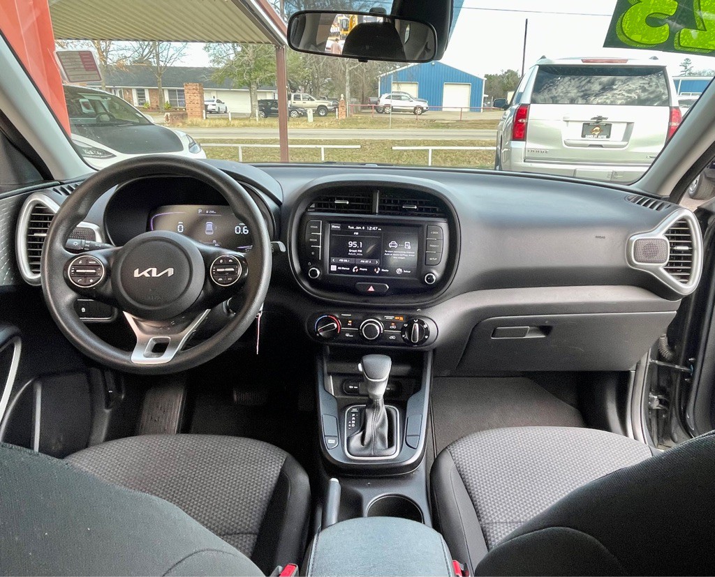 2023 Kia Soul Image 8