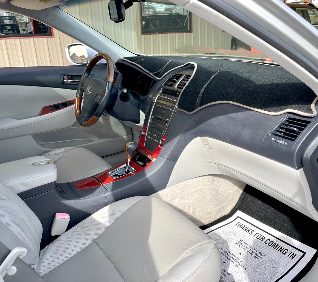 2009 Lexus ES Image 18