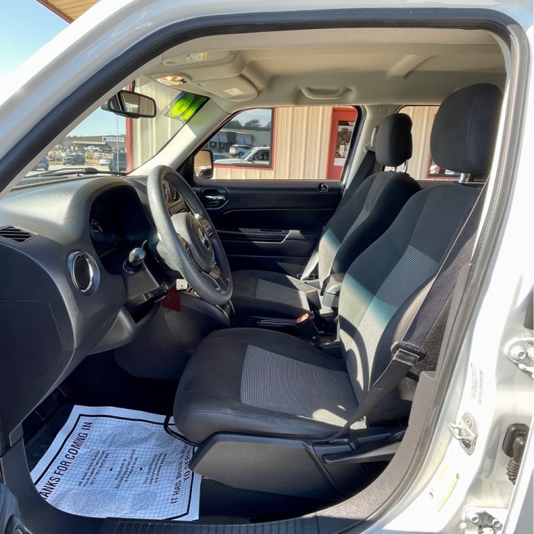 2016 Jeep Patriot Image 10