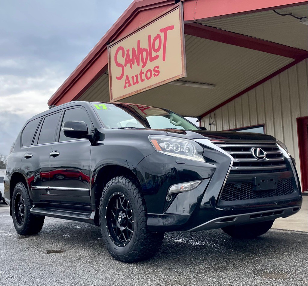 2017 Lexus GX Image 3