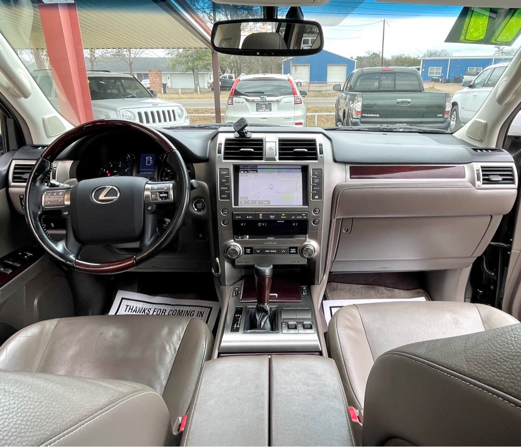 2017 Lexus GX Image 8