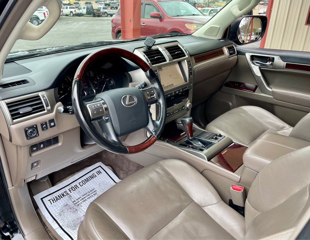 2017 Lexus GX Image 9