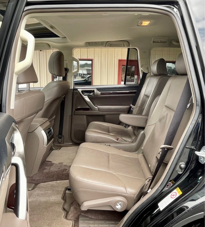 2017 Lexus GX Image 11