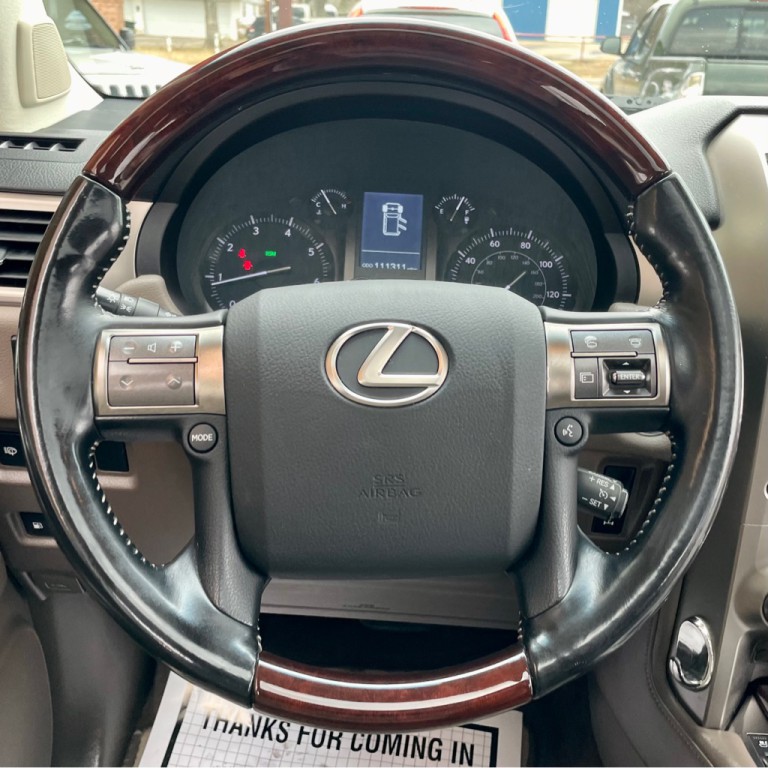 2017 Lexus GX Image 15