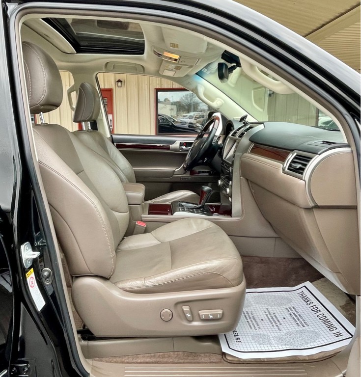 2017 Lexus GX Image 21