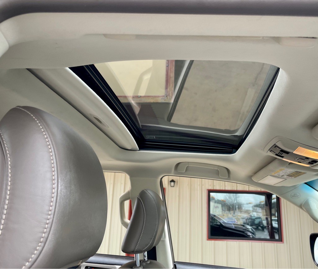 2017 Lexus GX Image 24