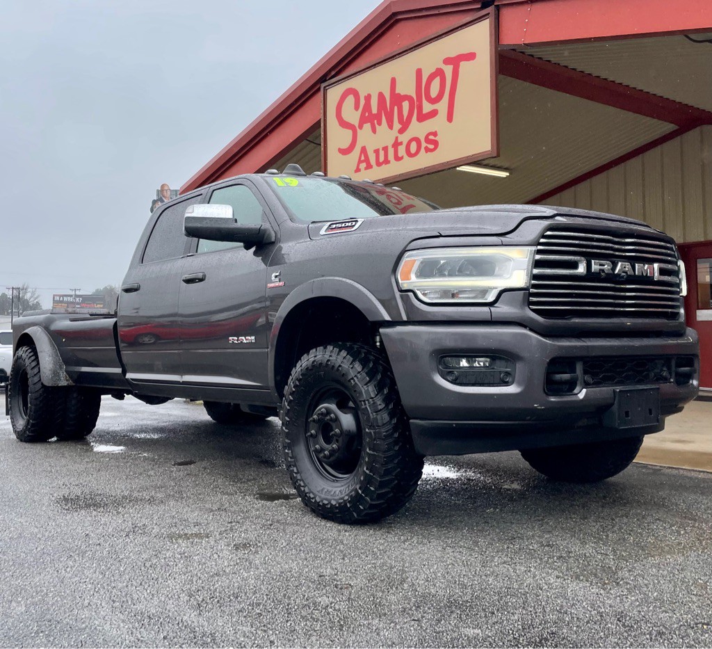 2019 RAM 3500 Image 3