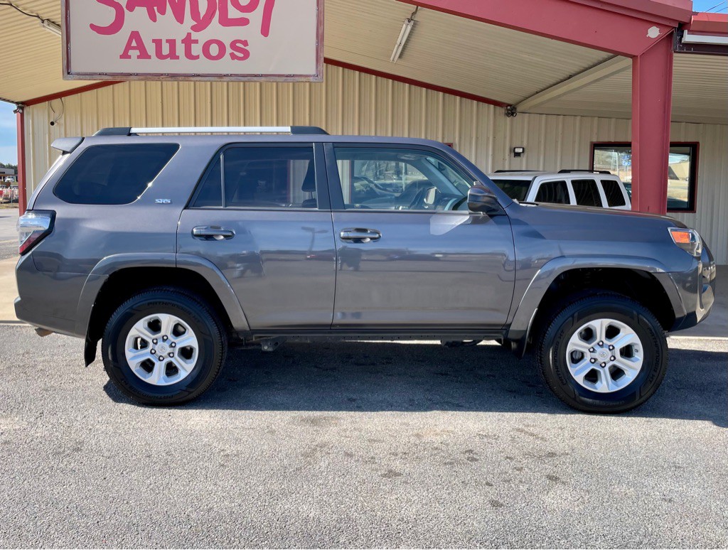 2021 Toyota 4Runner Image 4