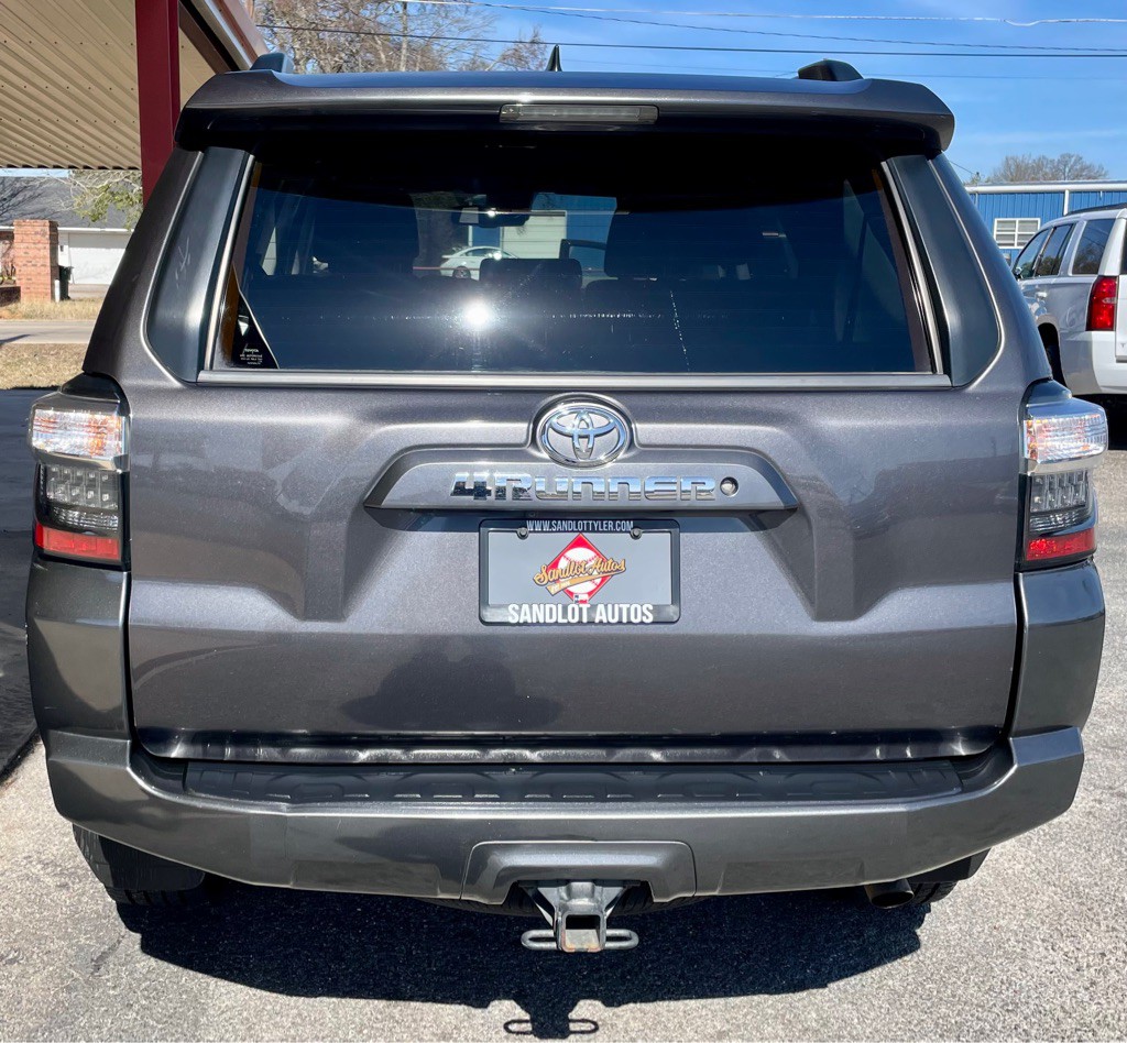 2021 Toyota 4Runner Image 6