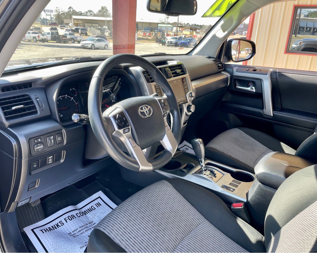 2021 Toyota 4Runner Image 9