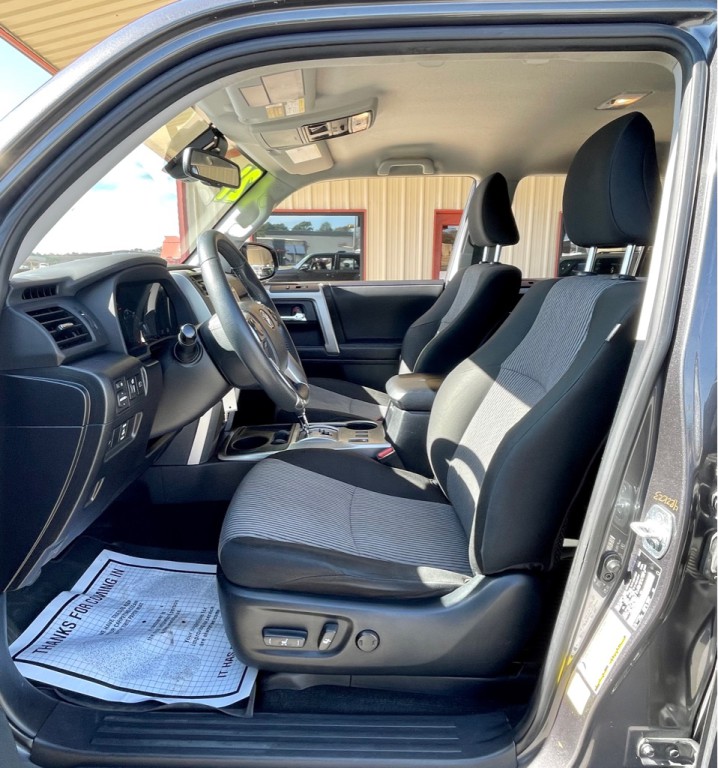 2021 Toyota 4Runner Image 10