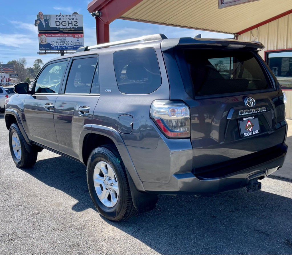 2021 Toyota 4Runner Image 18