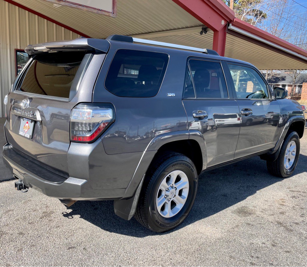 2021 Toyota 4Runner Image 19