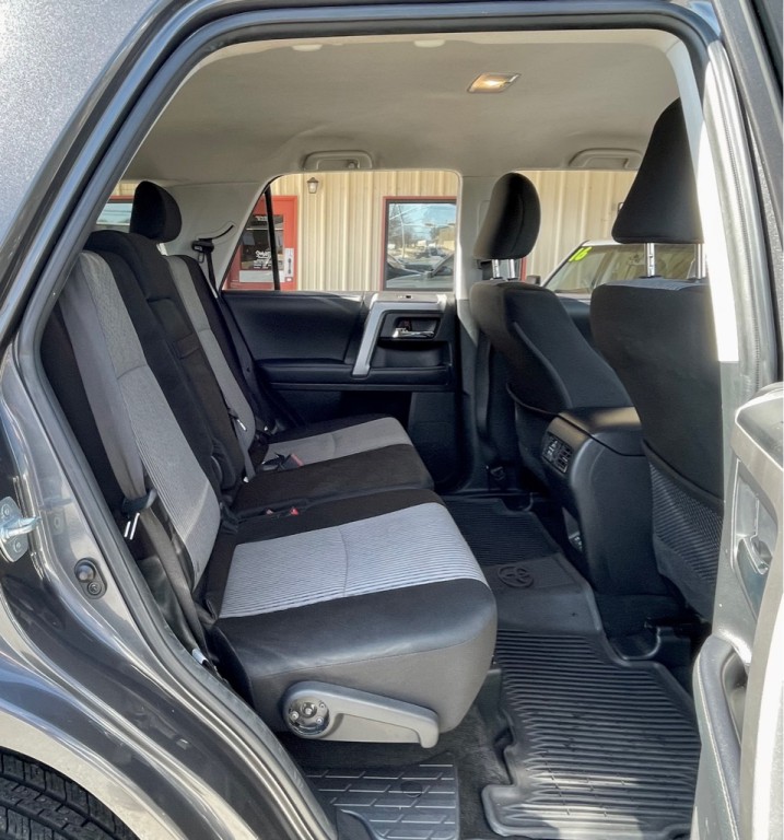 2021 Toyota 4Runner Image 22