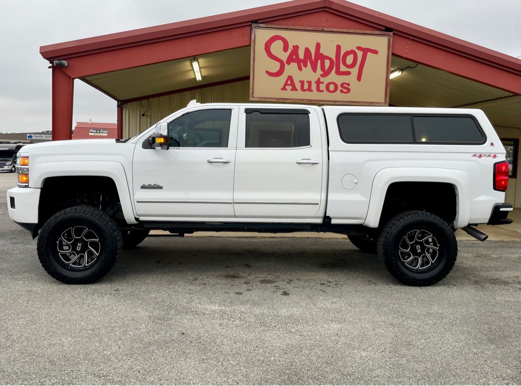 2017 Chevrolet Silverado 1500 Image 2