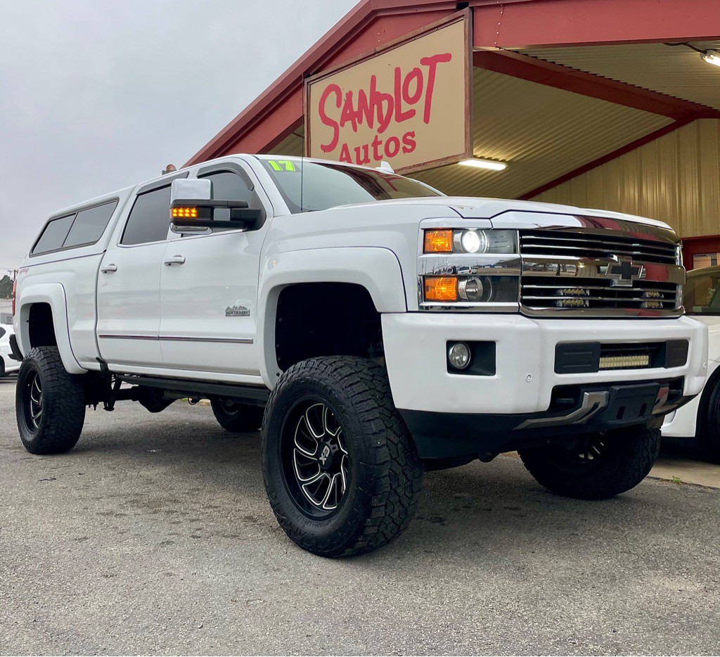 2017 Chevrolet Silverado 1500 Image 3