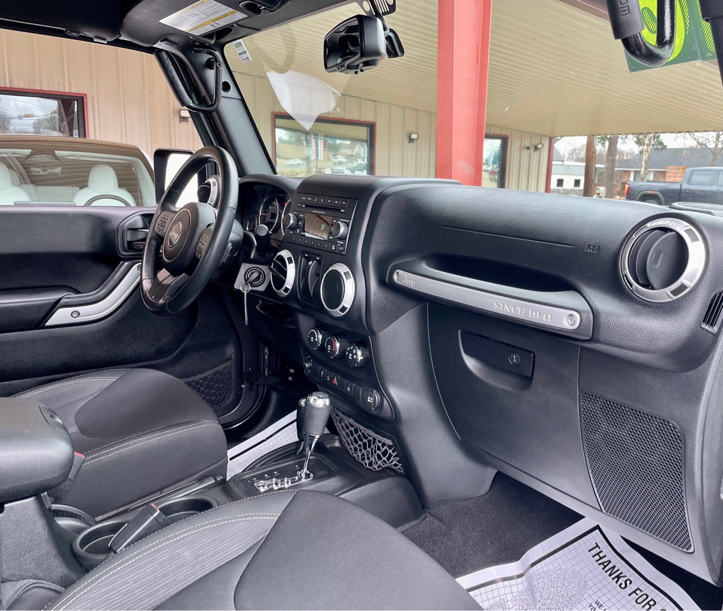 2016 Jeep Wrangler Image 19