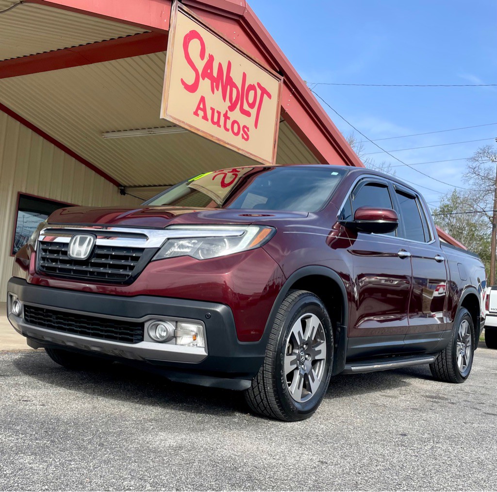 2017 Honda Ridgeline Image 1