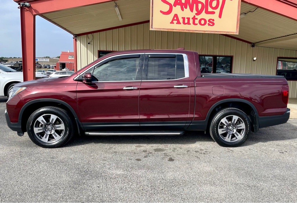2017 Honda Ridgeline Image 2