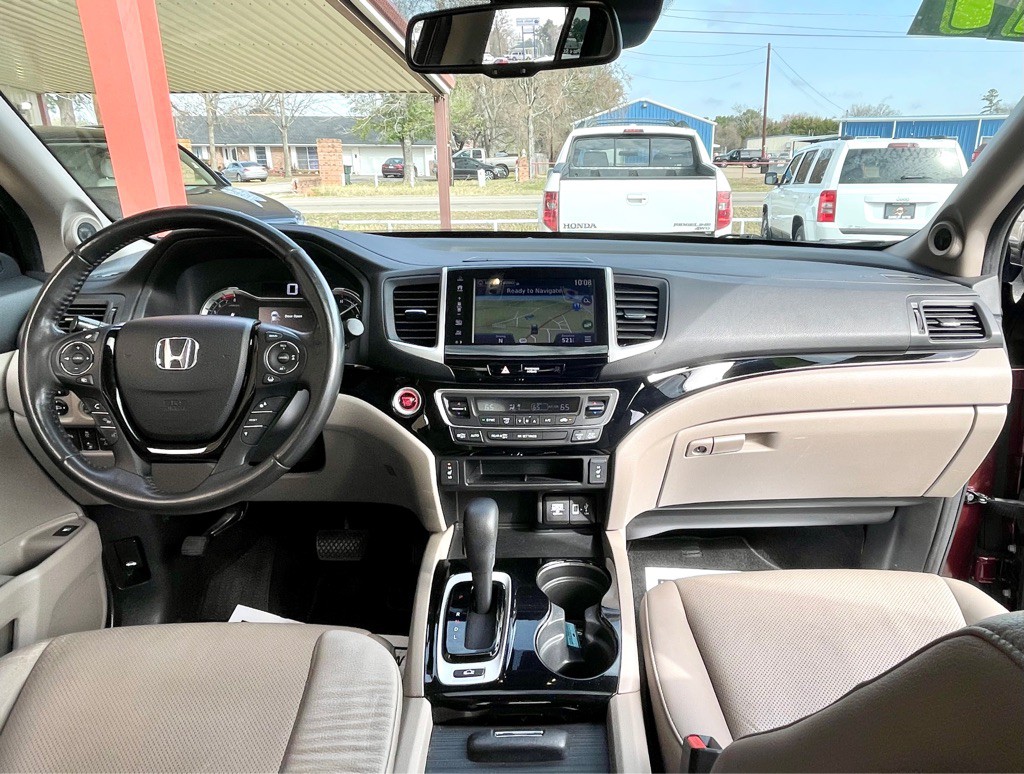 2017 Honda Ridgeline Image 8