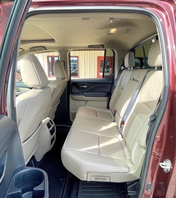 2017 Honda Ridgeline Image 11