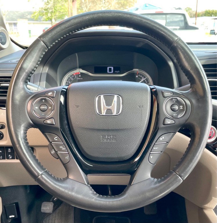 2017 Honda Ridgeline Image 13