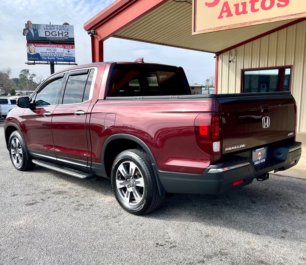 2017 Honda Ridgeline Image 19