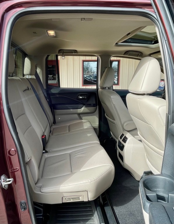 2017 Honda Ridgeline Image 24