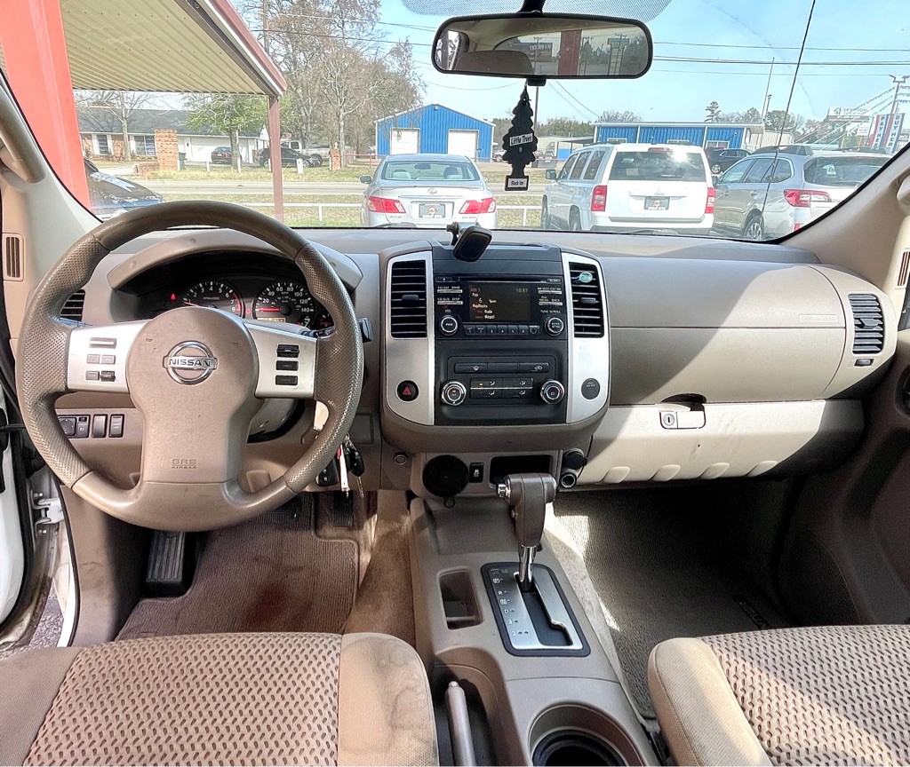 2014 Nissan Frontier Image 7